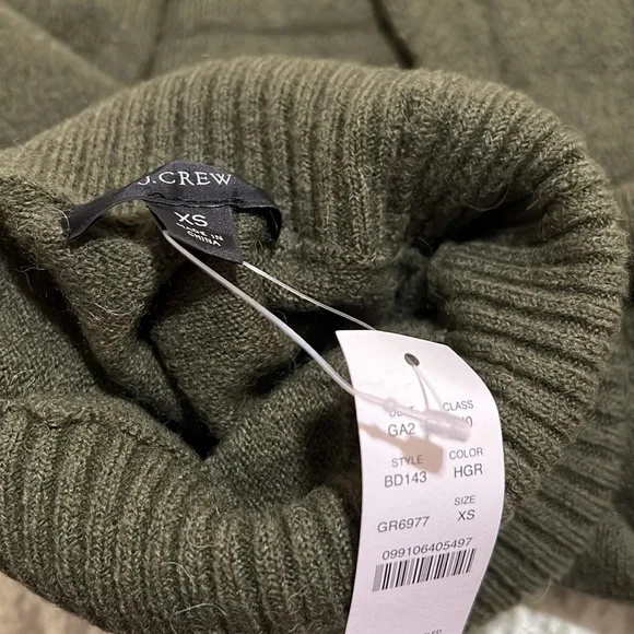 NWT JCREW Turtle Neck Sweater - Picture 7 of 7